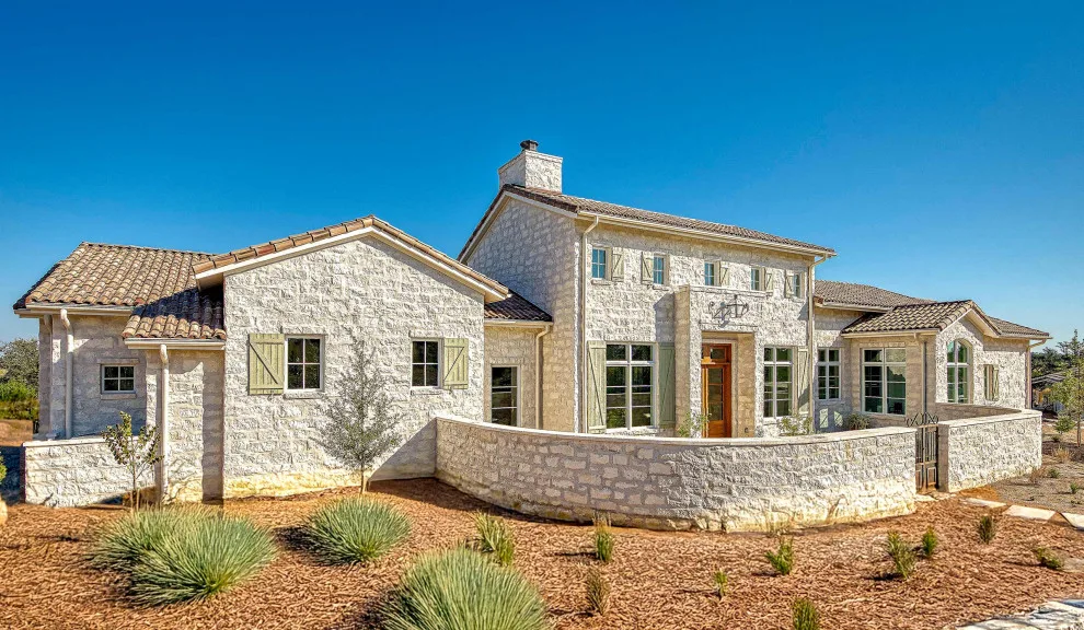 Shiloh Creek Manor by Vanguard Studio Inc. - Photo 2
