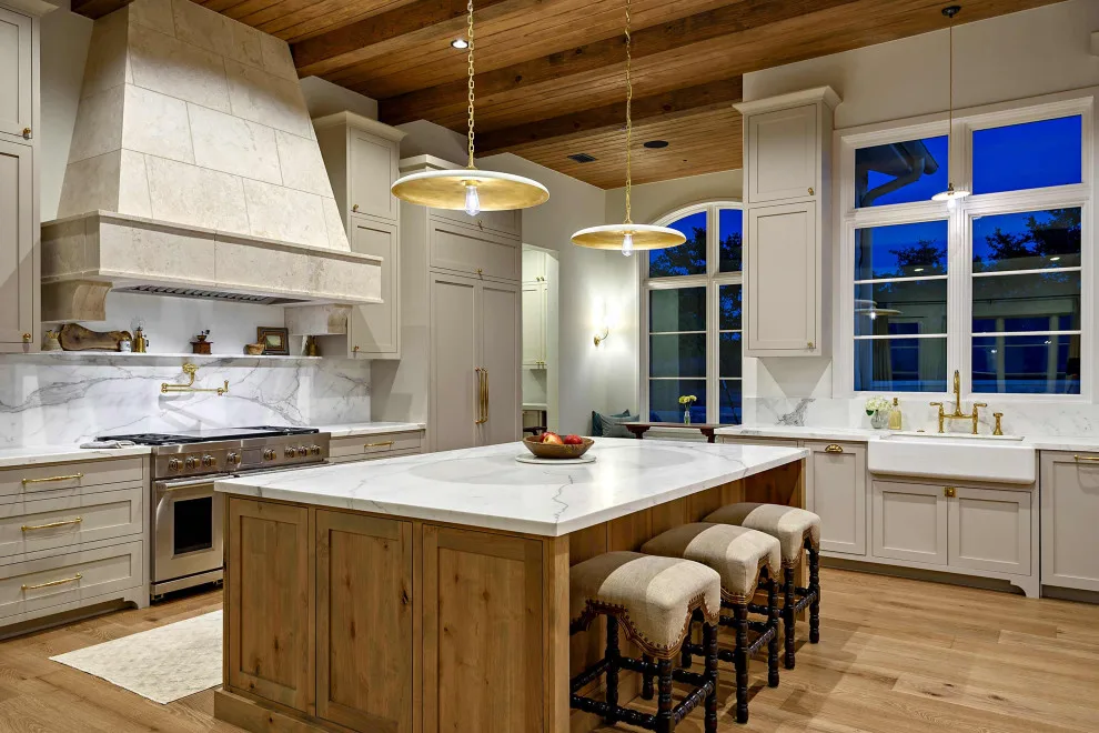 Shiloh Creek Manor by Vanguard Studio Inc. - Photo 12
