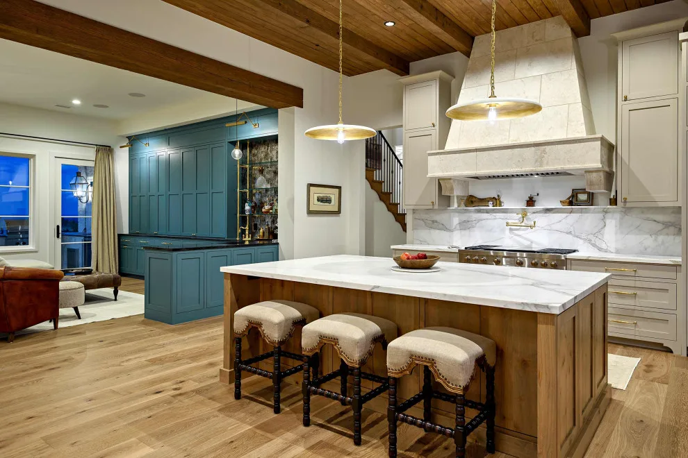 Shiloh Creek Manor by Vanguard Studio Inc. - Photo 5
