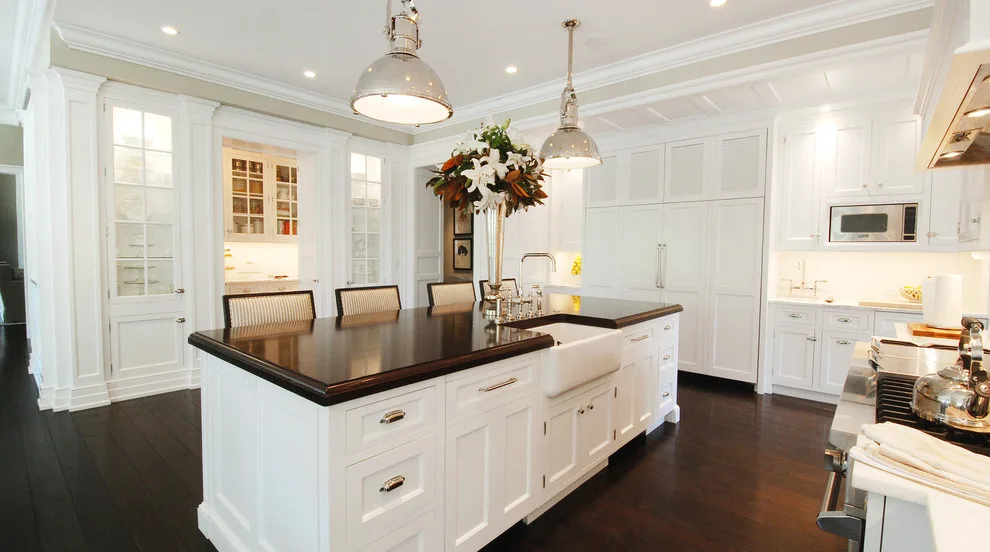 Hamptons-Inspired Renovation by NSPJ Architects - Photo 7