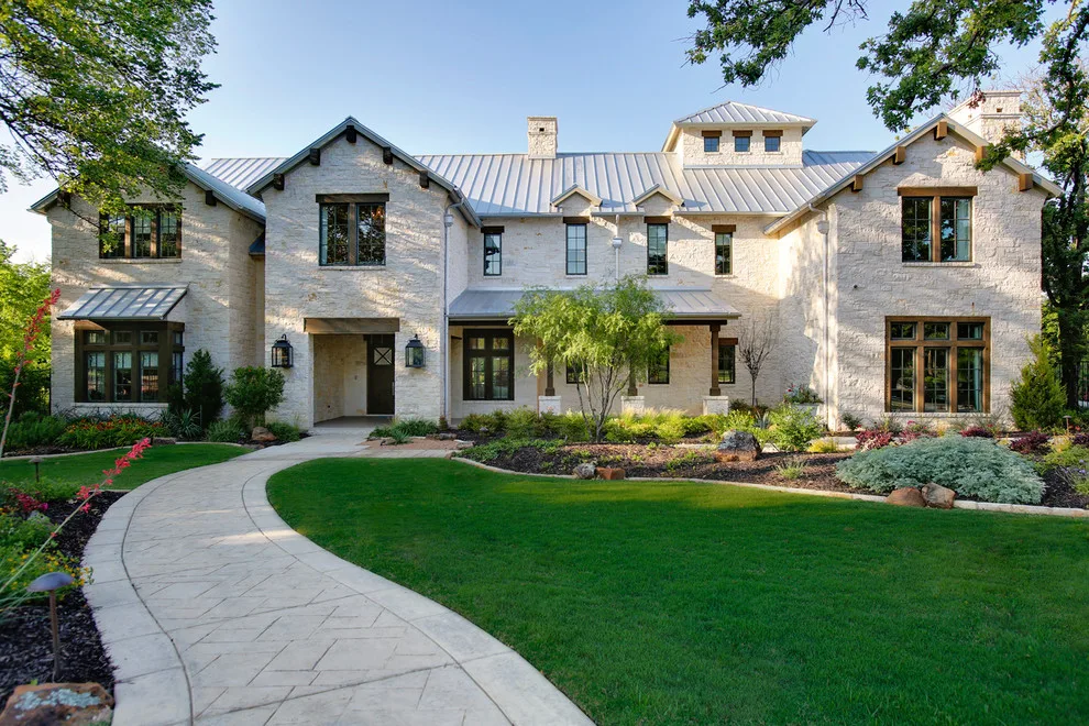 Texas Traditional Residence by Heritage Design Studio - Photo 5