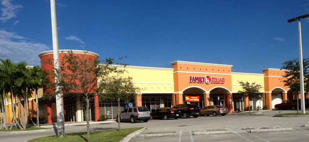 South Dade Retail Plaza by Jose R. Casanova, Jr., Architect - Urban Planner - Photo 5