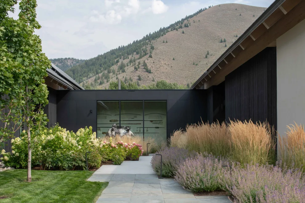 Charred Cedar Technique by Farmer Payne Architects - Sun Valley - Photo 9