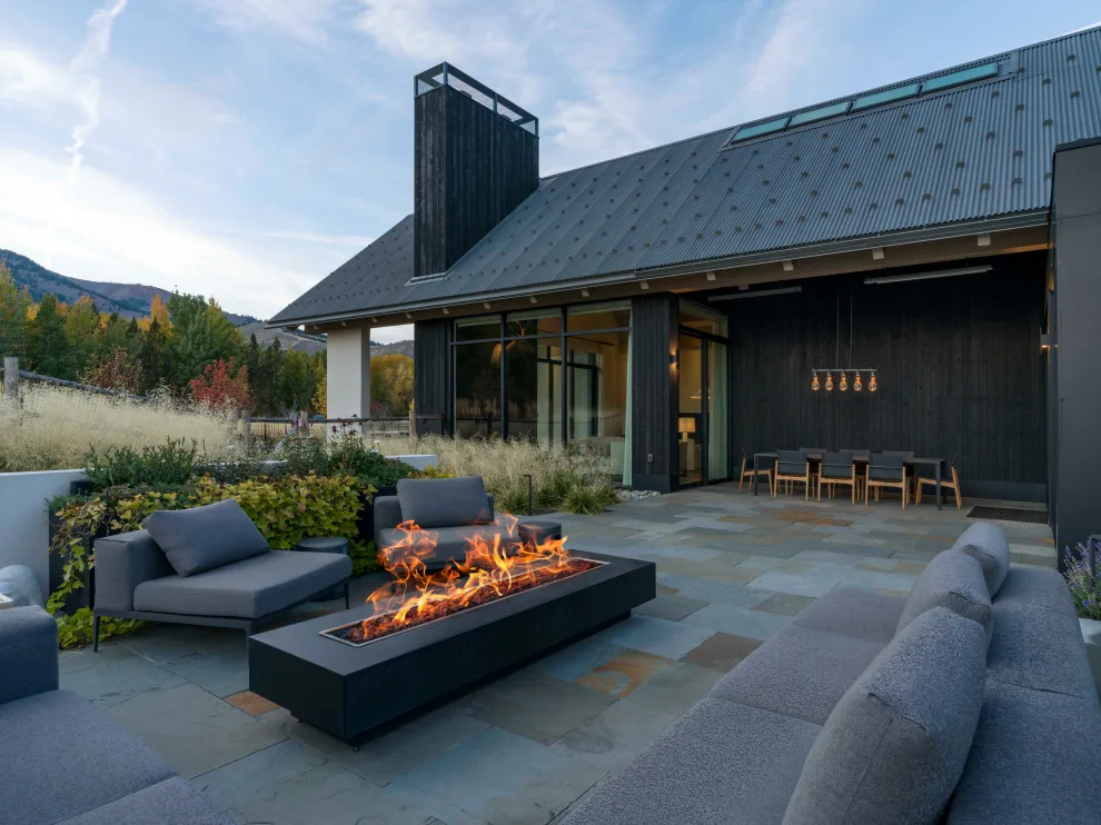 Charred Cedar Technique by Farmer Payne Architects - Sun Valley - Photo 6