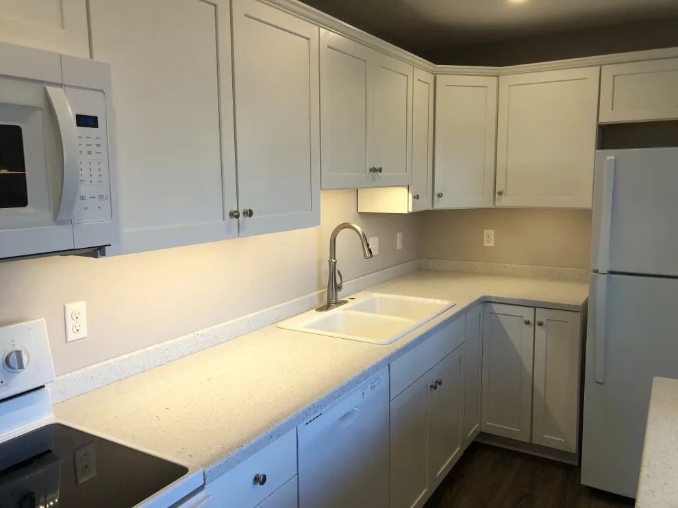 Compact Kitchen by Robertson Kitchens - Photo 7