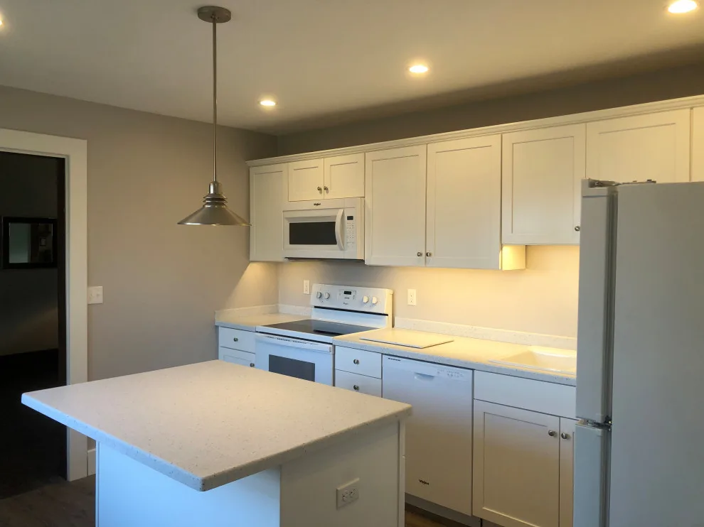 Compact Kitchen by Robertson Kitchens - Photo 4