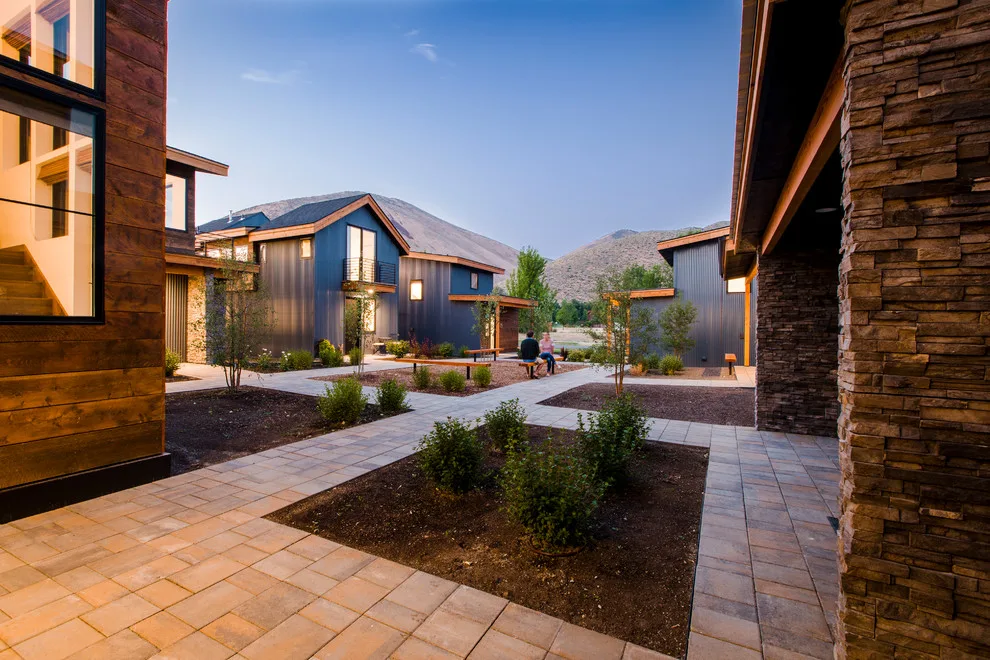 Sonitalena Cabins by M.O.D.E. LLC. - Photo 2