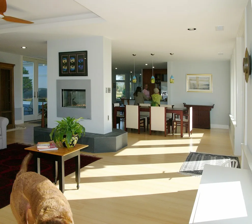 Tranquil and Serene Lakeside Residence by David D. Quillin Architecture - Photo 2