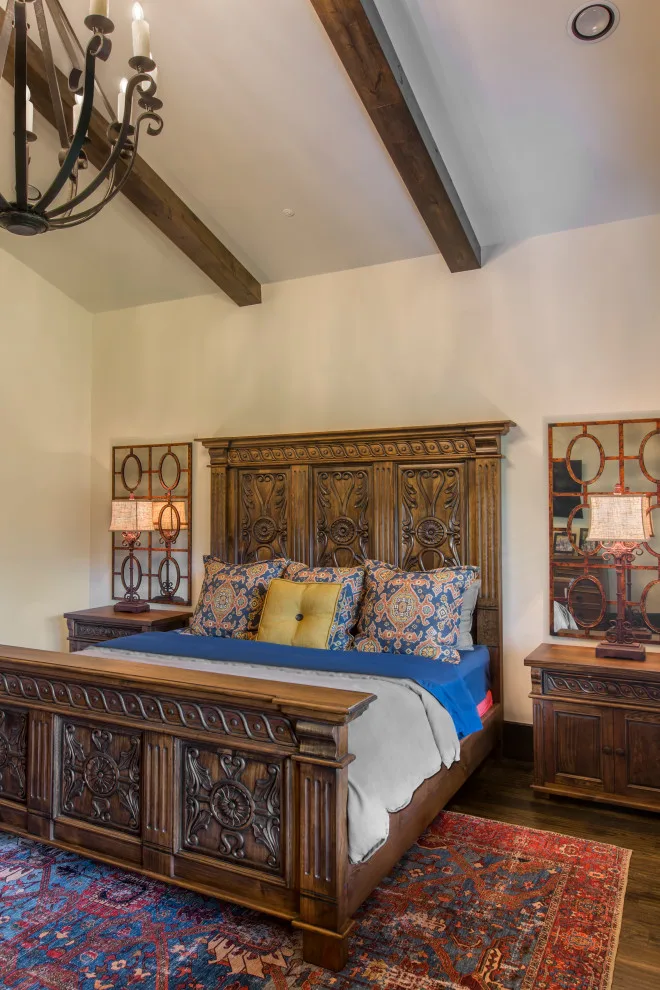 Eclectic Spanish Residence by Heritage Design Studio - Photo 19