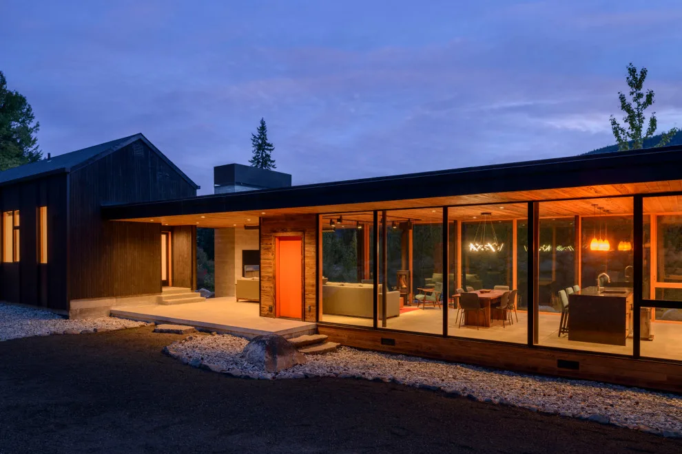 Divide Cabin by Syndicate Smith LLC - Photo 10