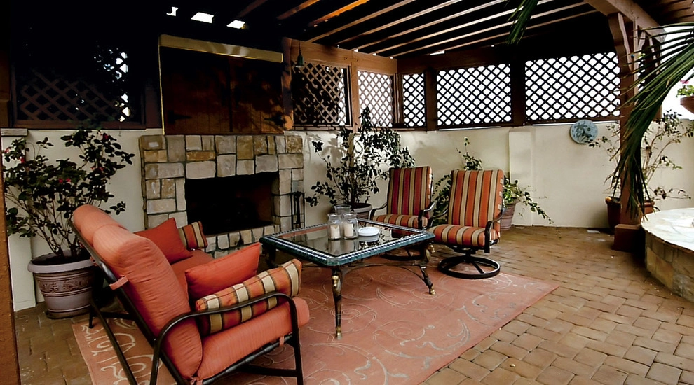 Outdoor Living Space with Kitchen and BBQ by Ocean Blue Pools And Landscaping - Photo 11