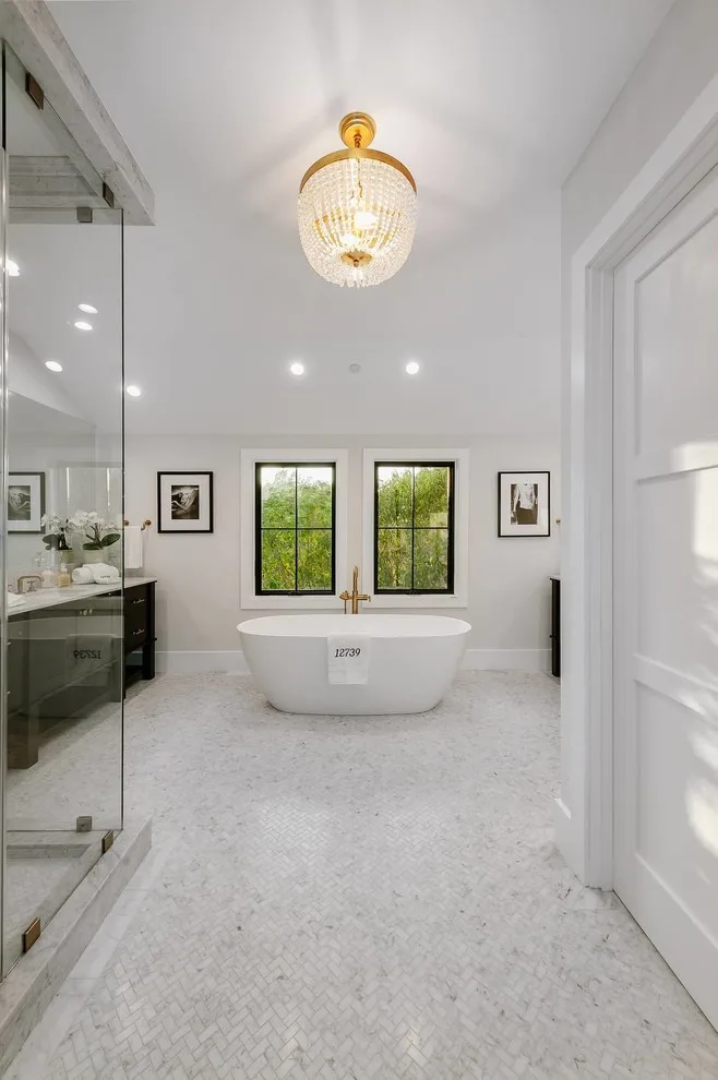 Farmhouse in Studio City by LRWoehler & Associates - Photo 19