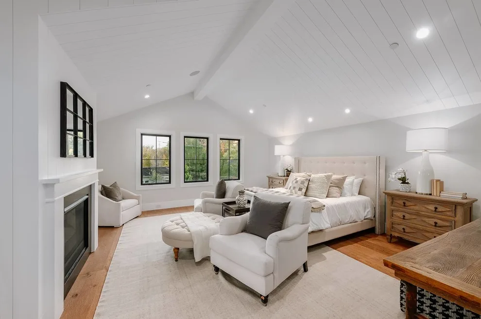 Farmhouse in Studio City by LRWoehler & Associates - Photo 28