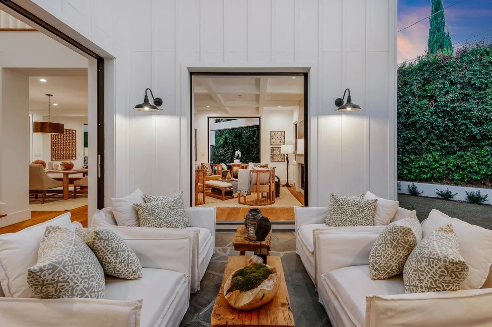Farmhouse in Studio City by LRWoehler & Associates - Photo 20