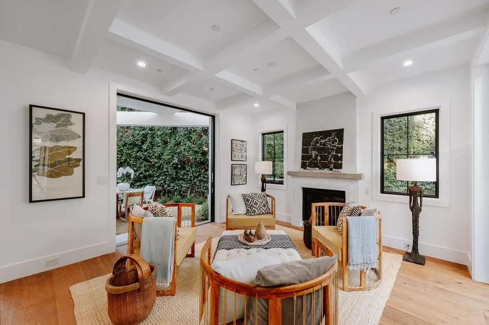 Farmhouse in Studio City by LRWoehler & Associates - Photo 25