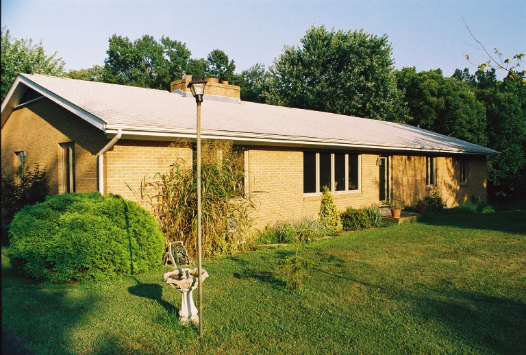 Revamped Suburban Ranch with New Porch by Art & Architecture Inc - Photo 2