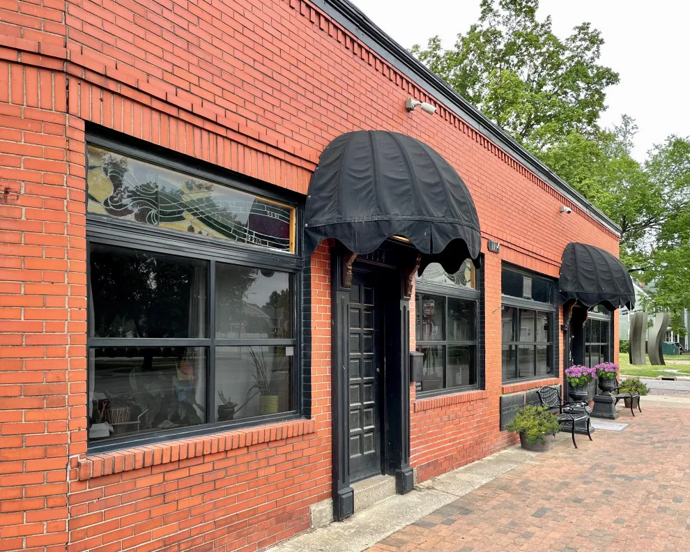 The Makeup Parlor by Adam Green Architect - Photo 7