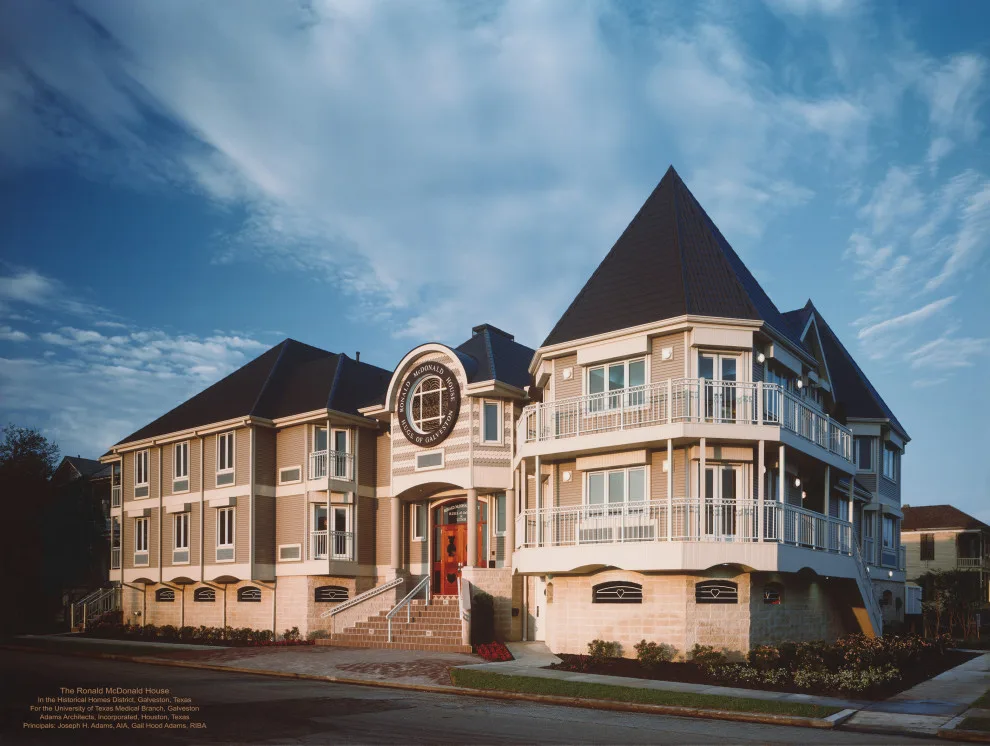 Galveston Ronald McDonald House by Adams Architects, Inc. - Photo 5