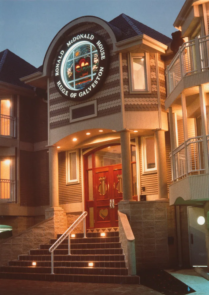 Galveston Ronald McDonald House by Adams Architects, Inc. - Photo 7