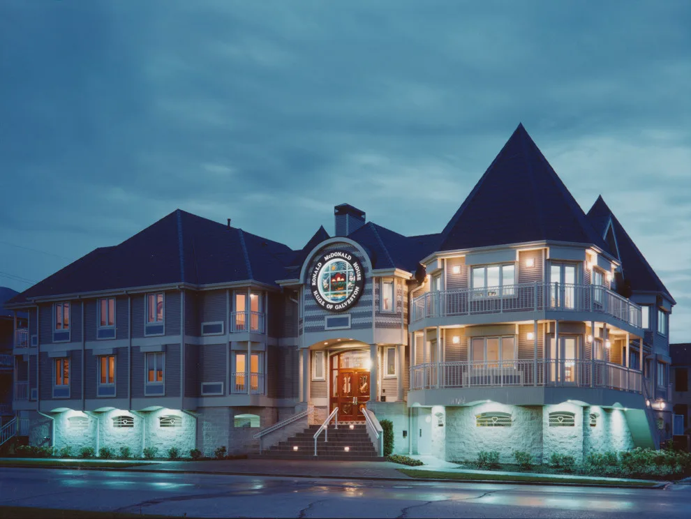 Galveston Ronald McDonald House by Adams Architects, Inc. - Photo 4