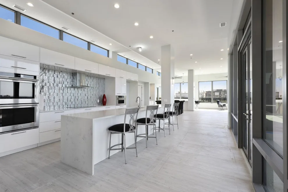 Modern Elegant Rooftop Apartment by B+A Architecture - Photo 3