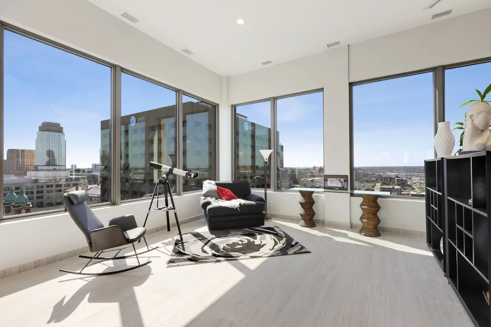 Modern Elegant Rooftop Apartment by B+A Architecture - Photo 4
