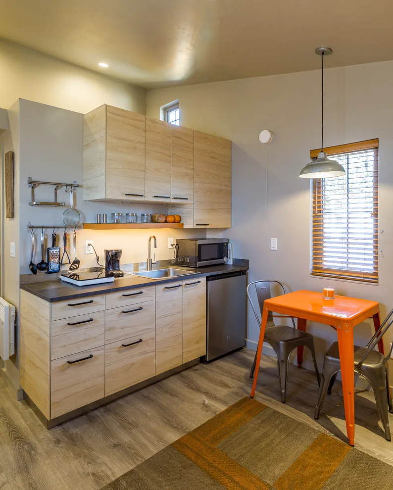 Compact Dwelling by Arbor South Architecture - Photo 2