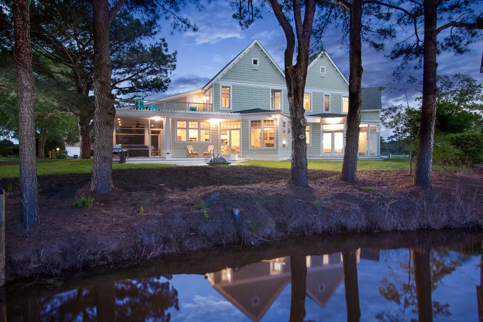 Classic Coastal Aesthetic by David D. Quillin Architecture - Photo 3