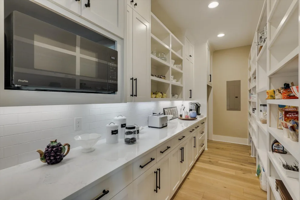 Haslet Texas Farmhouse Renovation by Distinctive Dwellings - Thayne Hillrichs - Photo 15