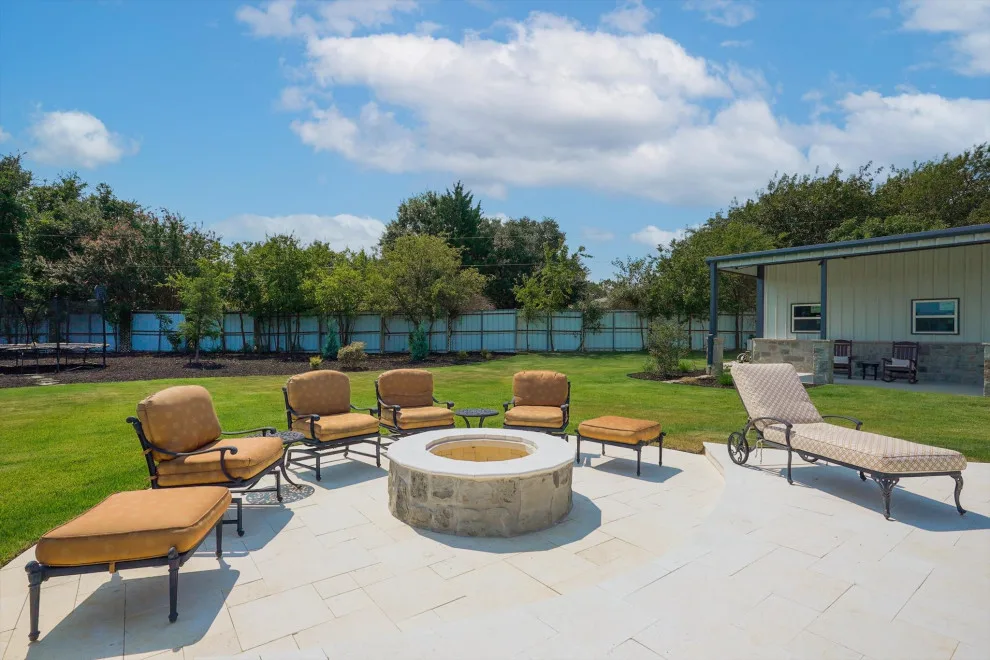 Haslet Texas Farmhouse Renovation by Distinctive Dwellings - Thayne Hillrichs - Photo 11