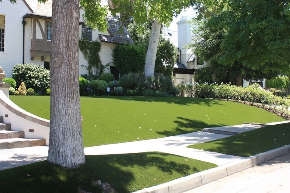 Front Lawn Artificial Grass by Westside Lawns, Inc. - Photo 2