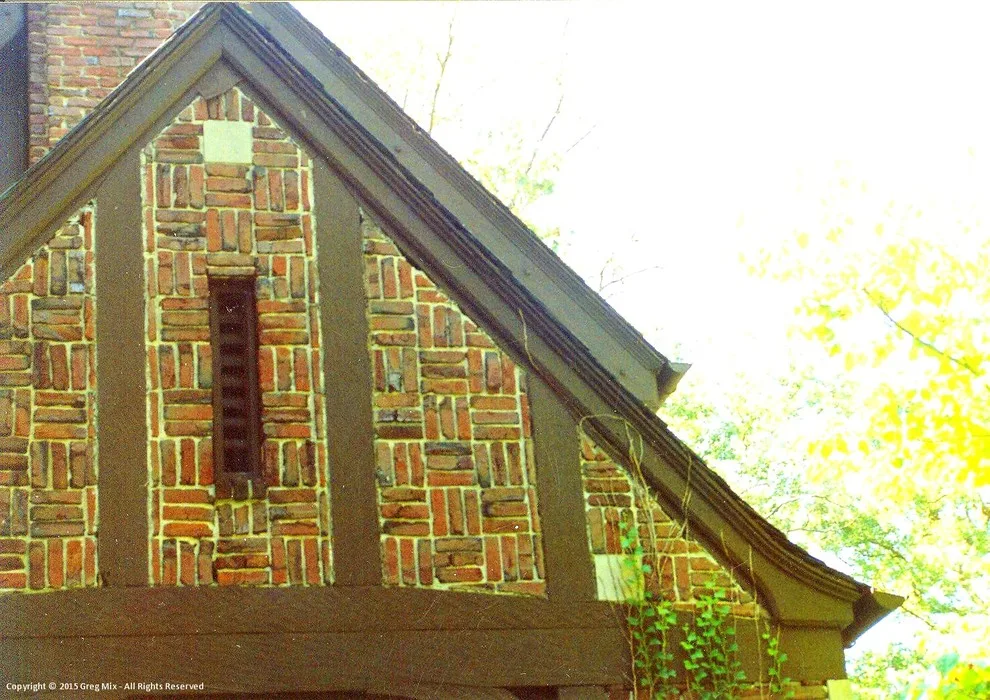 Tudor Insights by Southeast Studios Inc. - Photo 3