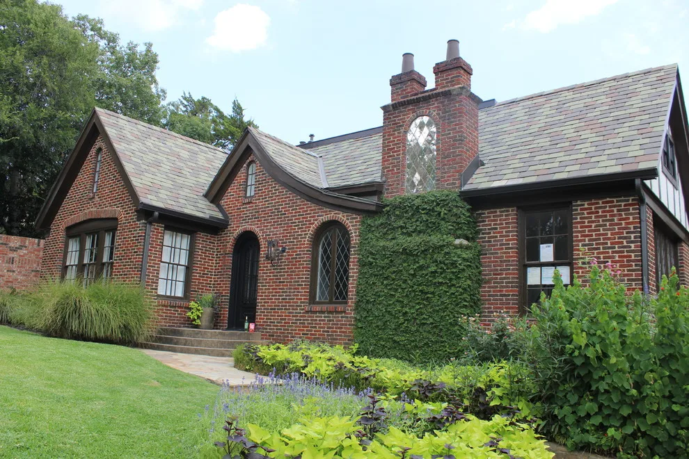 Tudor Resurgence by Architectural Response, PLLC - Photo 2