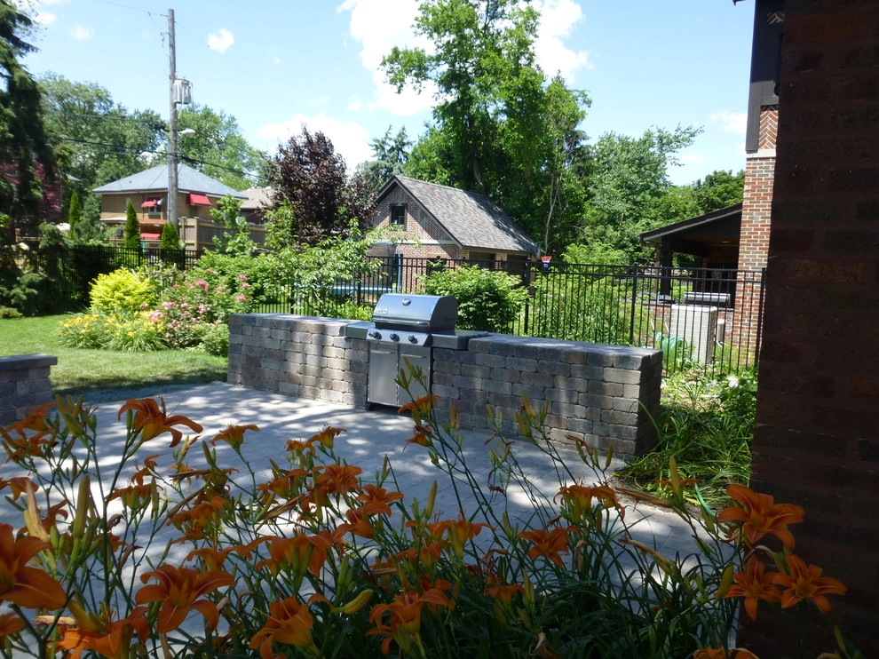 William Quinn & Sons Landscape - Photo 3