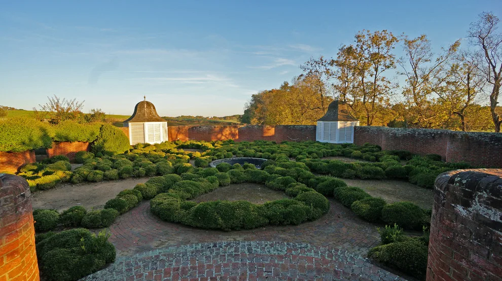 Upperville Estate Revamp by Sutphin Architecture, PLLC - Photo 3