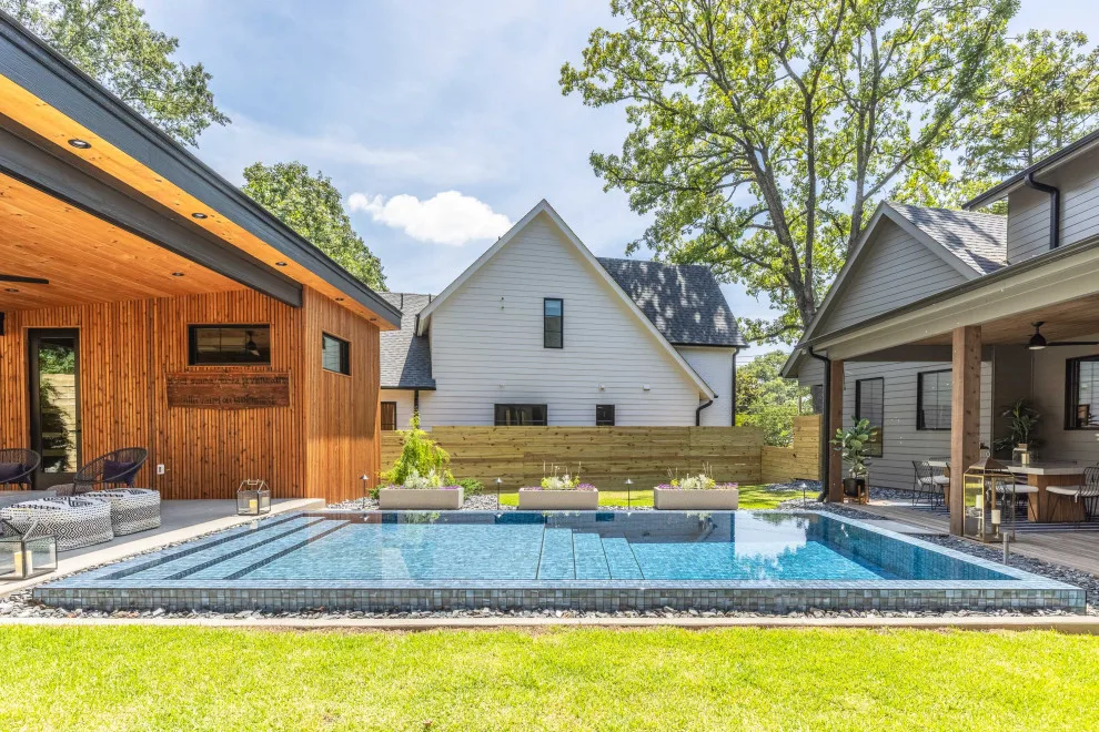 City Infill with Backyard Retreat by BLOM Design Studio - Photo 2