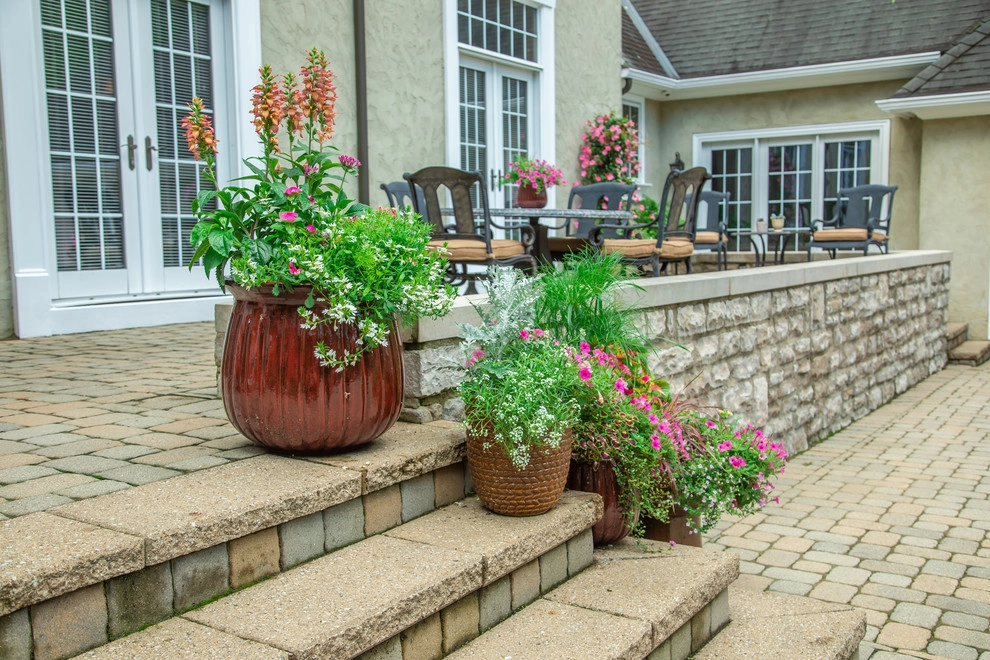 Traditional Home & Colorful Containers by Winland's Complete Landscaping Service - Photo 10
