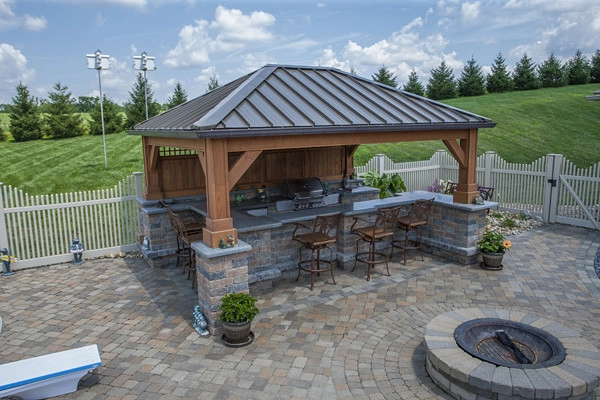 Outdoor Kitchen by Winland's Complete Landscaping Service - Photo 7