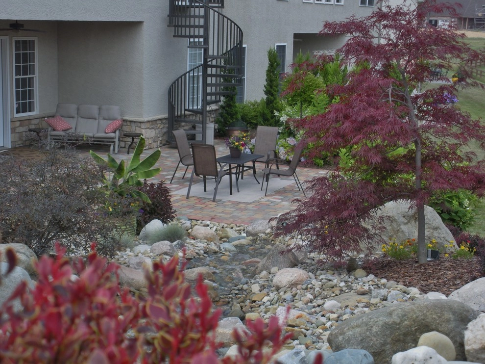 Upscale Condo Retreat by Winland's Complete Landscaping Service - Photo 4