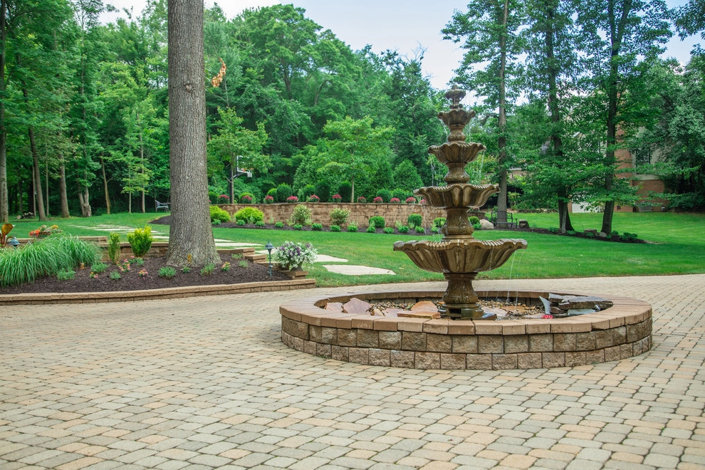Traditional Home & Colorful Containers by Winland's Complete Landscaping Service - Photo 25