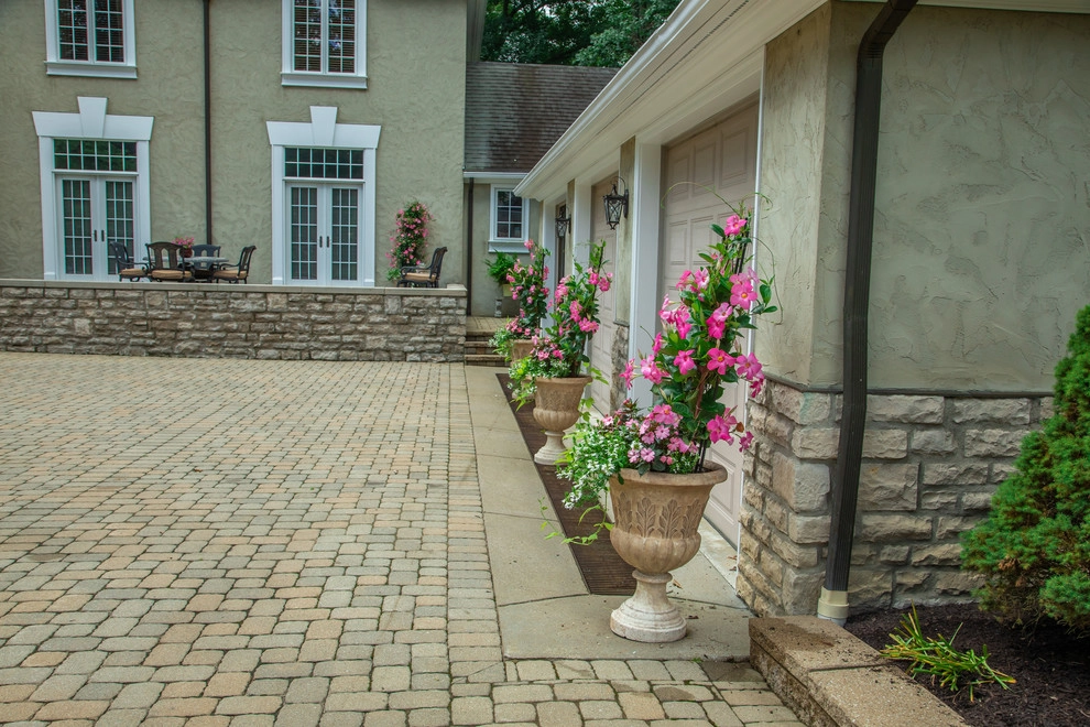 Traditional Home & Colorful Containers by Winland's Complete Landscaping Service - Photo 16