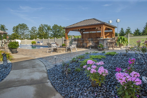 Winland's Complete Landscaping Service - Photo 10