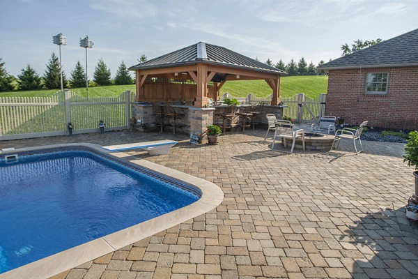 Outdoor Kitchen by Winland's Complete Landscaping Service - Photo 2