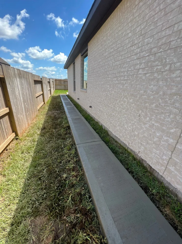 Brick-Paved Sidewalk by Flores Concrete - Photo 2
