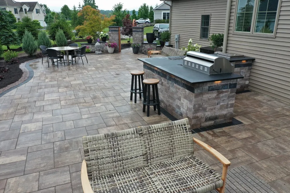Somerset Veranda by Cambridge Pavingstones With ArmorTec - Photo 6