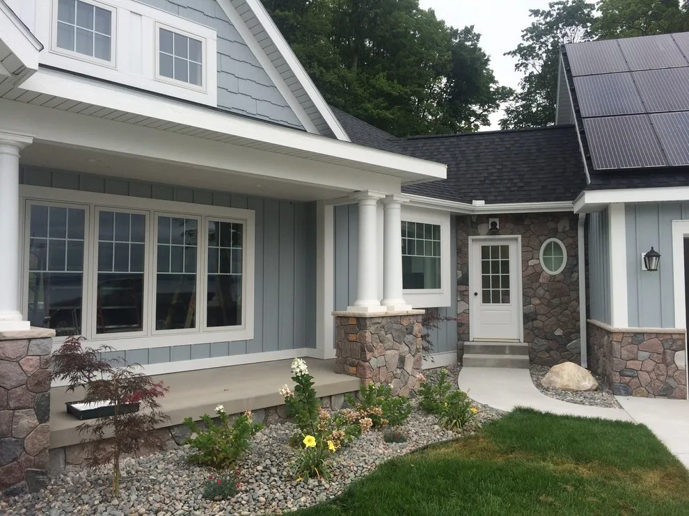 Divided stone house façade by Martell Custom Stone LLC - Photo 4
