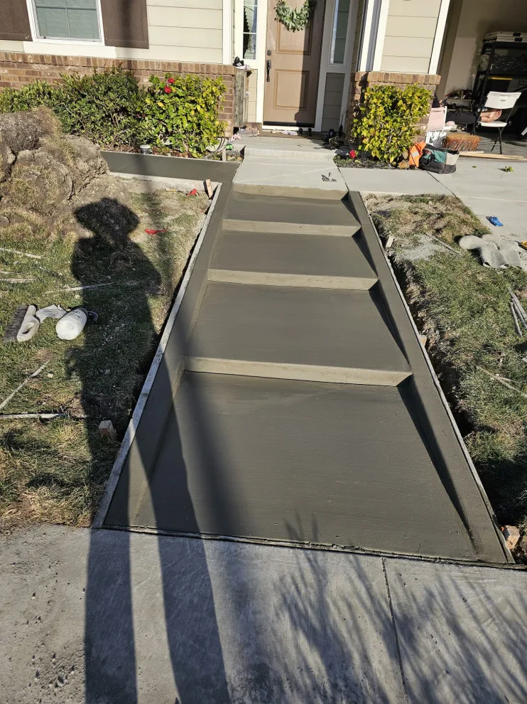Solid base. Polished outcome. Expert quality. by Valdivia's Concrete - Photo 2