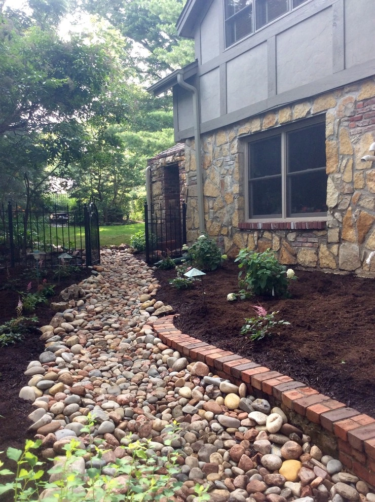 Zach's Lawn & Landscaping - Photo 12