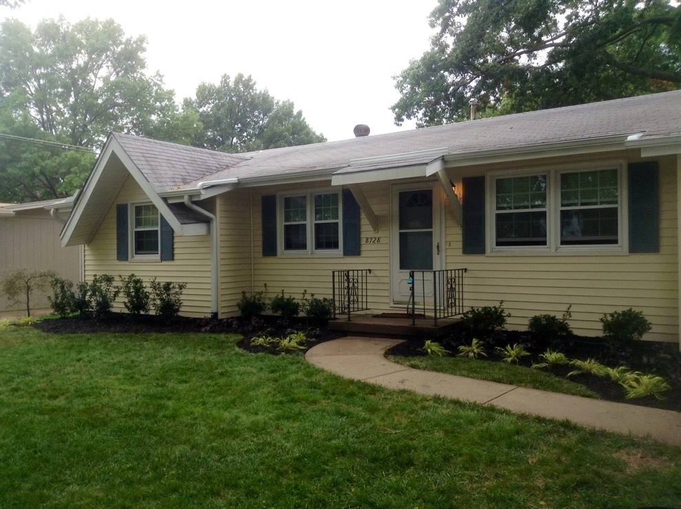 Shaded entryway by Zach's Lawn & Landscaping - Photo 2