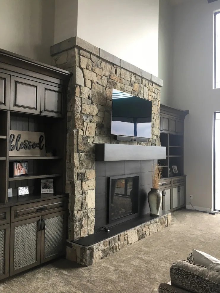 Twin Peaks Residence by Cedarstone Supply Inc - Photo 5